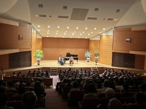 ピアノとヴァイオリンとチェロの演奏